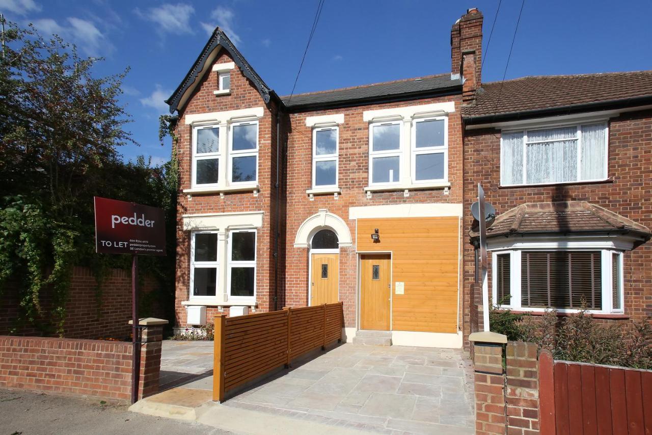 Luxury 5 Star London Apartment - Parking, Garden, Nr Greater London Metro Stations Eksteriør billede